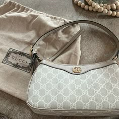 Neutral Shaded, Beige And White Gucci Handbag. Gucci Gg Bag, Gucci Handbag, Bags Gucci, Luxury Purses