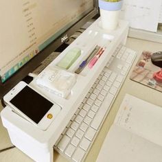 Desktop Storage Shelf Organizer Best Office Design, White Wooden Desk, Desk Organizer Shelf, Keyboard Storage, Pretty Office Supplies, Phone Keyboard, Shelf Office, Work Cubicle, Cubicle Decor Office