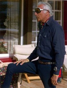 Gianni Agnelli with an Omega King Of Italy, Gianni Agnelli, Lapo Elkann, St Moritz, New Classic, Italian Style, Well Dressed, Stylish Men, Men's Style