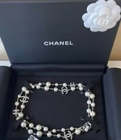 Chanel Layered Necklace, Silver Chanel Necklace, Chanel Jumper, Pearl And Diamond Jewelry, Chanel Items, Pearl Necklace Classic, Chanel Pearl Necklace, Sophie's Choice, Chanel Jewelry Necklace