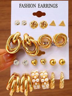 Não perca esta oferta grande na SHEIN! Economize muito agora!​11 Pares De Brincos Decorados Com Pérola Sintética Gold Jewelry Fashion Bracelet, Gold Elegant Earrings, Fancy Earrings Classy, Stylish Jewelry Accessories, Golden Accessories, Golden Jewellery, Trending Earrings, Pearl Earring Set, Gold Jewels Design