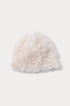 Shearling Hat, Foundation Brands, Fur Keychain, Fur Accessories, Man Hat, Head Jewelry, Princess Outfits, Handbag Charms, Winter Fits