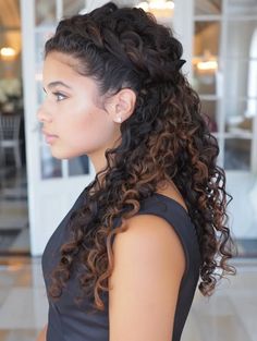 Discover 50 gorgeous half up half down hairstyles with weave perfect for prom, weddings, and formal events. From elegant French braids to playful butterfly clips, find the best styles for all hair types including curly, wavy, and straight hair. Get practical hair care tips and product recommendations for each look. Half Updo Wedding Hairstyles, Half Up Natural Curly Hairstyles, Mixed Race Wedding Hair, Curly Hairstyles With Pearls, Black Curly Wedding Hairstyles, Natural Curly Hair Half Up Half Down, Curly Hairstyles For Brides, Curly Half Up Half Down Wedding Hair, Elegant Wedding Hairstyles Half Up Half Down