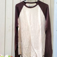 Gap Long Sleeve Tee Teo Tone Brown Size L. This Is New Without Tags Book Clothes, Tshirt Men, Long Sleeve Tee, Clothing And Accessories, Gap, Cool Outfits, Long Sleeve Tees, Tee Shirts, Mens Shirts