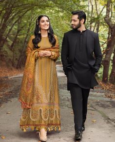 Couples Wedding Photoshoot, Pubg Lovers Dp, Best Wedding Suits For Men, Wedding Clothes For Men, Man Dress Design, Indian Wedding Clothes For Men, Best Wedding Suits, Ordinary Extraordinary, Indian Wedding Clothes