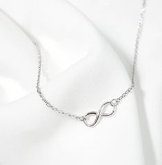 infinity necklace silver // tiny infinity necklace . simple dainty necklace . eternity . delicate mi Profile Unique, Dolphin Pendant, Infinity Necklace Silver, Mushroom Ring, Dolphin Necklace, Island Jewelry, Birthday Mother, Infinity Necklace, Necklace Simple