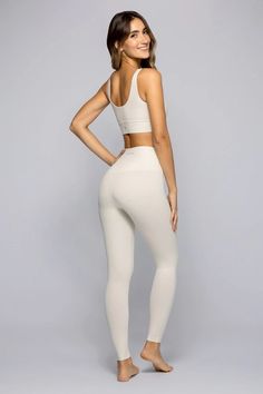 Luxana Leggings - Goddess White – PHUTURE Lavender Outfit, Lauren Johnson, Priscilla Ricart, Female Pose, Legging Fits, Activewear Brands, Workout Session, Best Leggings, Soft Leggings