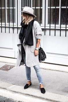 Mantel Outfit, Mode Tips, Mode Casual, Grey Coat, Looks Street Style, Mode Inspo, Inspiration Mode, Fashion Mode, Mode Inspiration