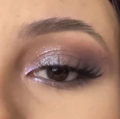 Wet Eyeshadow Look, Ethereal Makeup Looks, Spring Eye Makeup, Summer Date Night Outfit, Y2k Beach, Fashion Bella, Summer Date Night, Eye Eye