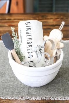 14 Christmas Gift Basket Ideas for Women » Lady Decluttered Serving Board Gifts, Baked Good Gift Basket Ideas, Gift Baskets With Wine Ideas, Christmas Housewarming Gift, Bathroom Gift Ideas, Farmhouse Gift Basket, Host Gift Ideas Christmas, New Years Hostess Gift Ideas, Soap And Towel Gift Ideas