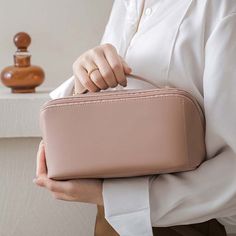 Large capacity Cosmetic Bag Train Case Vanity Case Pink Best Travel Bags, Makeup Bag Organization, Great Gifts For Women, Toiletries Organization, Toiletry Kit, Beauty Case, Vanity Case, Makeup Bags Travel, Travel Cosmetic Bags