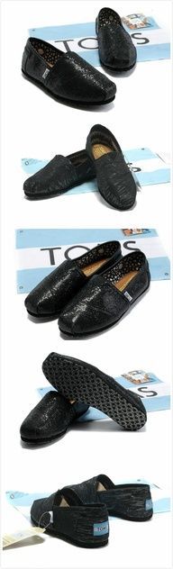 Toms Classic! #toms #shoes #fashion Shoes Disney, Tom Love, Outlet Nike, Angela Simmons, Prom Accessories