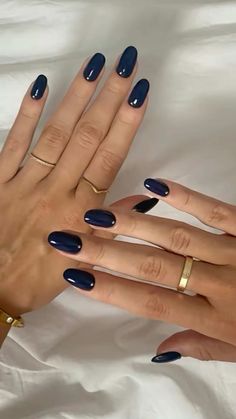 Wife Nails, Navy Nails, Nagellack Trends, Basic Nails, Casual Nails, Mob Wife, Blue Nail, Cat Eye Nails, Nails 2024