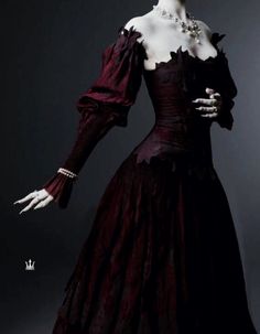 Vampire Dress, Goth Dress, Prom Dress Inspiration, Fantasy Gowns, Gothic Dress, Fantasy Dress, Gothic Outfits