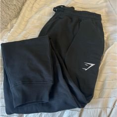 Brand New!! Never Worn Gym Shark Clothes, Gymshark Rest Day Sweats, Gym Shark Joggers, Athletic Wear Gymshark, Gym Shark, Shark Clothes, Gymshark Joggers, Gymshark Crest Joggers, Athletic Sweatpants