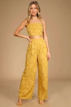 The 27 Best Shoes To Wear With Wide Leg Pants Faux Fur Heels, Floral Cami, Best Shoes, Cami Crop Top, Yellow Floral, Fashion Sense, Mustard Yellow, Nice Shoes, Classic Looks