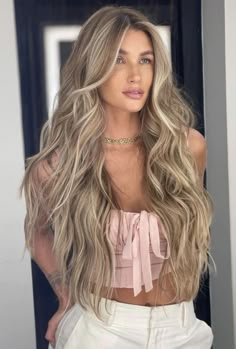 Low Matienence Blonde, Good Hair Colors For Pale Skin, Expensive Blonde, Perfect Blonde Hair, Fashion Outfits Dresses, Bombshell Hair, Dark Blonde Hair Color, Ash Blonde Hair Colour, Hair Pick