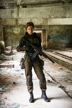 Stalker Concept Art, Post Apocalyptic Outfit, Apocalypse Character, Tough Girl, Military Girl, Human Poses Reference, Human Poses