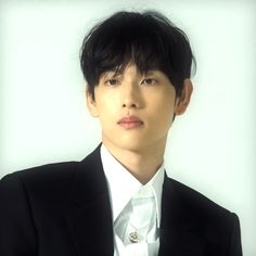 Im Si Wan Icons, Yim Siwan Photoshoot, Si Wan Yim, Yim Si Wan Wallpaper, Yim Siwan Squid Game, Yim Siwan Wallpaper, Im Siwan Abs, Im Siwan Icon, Im Siwan Wallpaper