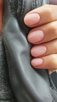 Natural Nails Manicure, Short Gel Nails, Subtle Nails, Simple Gel Nails, Casual Nails, Classic Nails, Round Nails