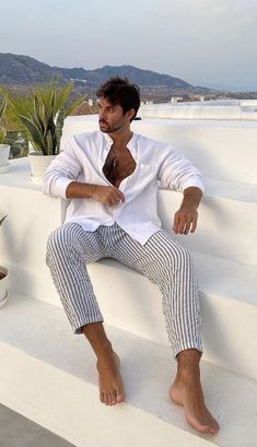 Punta Cana Outfits, Yacht Party Outfit, Vacation Outfits Men, Greece Outfit, Ibiza Outfits, Mens Summer Outfits, Ibiza Fashion, Camisa Social, Elegante Casual