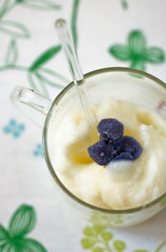 lemon kefir ice cream with blueberries in it