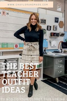 Are you looking for some fresh ideas for spring teacher outfits for 2021? Check out new ideas to wear those teacher tees, faux leather leggings, blazers and more! What To Wear For School Pictures Teacher, Older Teacher Outfits, Music Teacher Outfits, Middle School Teacher Outfits, Preschool Teacher Outfits Casual, Student Teaching Outfits, Outfit With Leggings, Casual Teacher Outfit