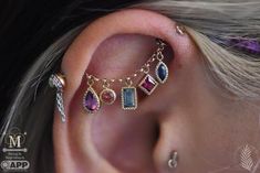 Funky Nose Ring, Cool Ear Piercing, Ear Piercing Curation, Ušný Piercing, Pretty Piercings, Ear Curation, Body Decor, Fancy Sapphire