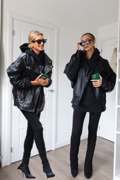 Black Leather Blazer Outfit, Leather Jacket Outfit Winter, Black Jacket Outfit, Biker Jacket Outfit, Black Leather Jacket Outfit, Winter Jacket Outfits, Oversized Leather Jacket, Oversized Outfit