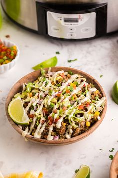 image of a quinoa taco bowl Quinoa Slow Cooker Recipes, Tex Mex Quinoa, Crockpot Vegan, Crockpot Mexican, Quinoa Tacos, Taco Bowl Recipe, Vegan Slow Cooker Recipes, Quinoa Dishes