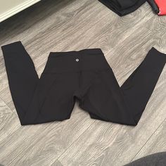 Super Cute Brand New Lulu Lemon Leggings!! So Comfortable, Tummy Control, Squat Proof!!! Wunder Train 25” High-Rise!! Size 4 Cheap Lululemon Items, Lulu Lemon Leggings, Cheap Lululemon, Jordan 4 White, Low Rise Leggings, Lulu Leggings, Lulu Lemon, House Decals, Black Leggings Outfit