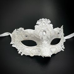 The multi-layered, intricate brocade pattern gives this white mask a unique texture. Masquerade Mask Lace, Homecoming Princess, White Masquerade Mask, Dnd Clothing, White Masquerade, Mask Ball, Brocade Pattern, Ball Mask, Goddess Costume