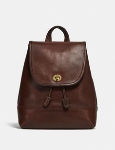 Coach is one of those classic handbag brands that come and go, but always remain stylish. Here are the best vintage coach handbags and coach styles to shop for, if you like timeless bags and accessories. #coach #coachbag #vintagecoach #vintagebags #vintagestyle #classicstyle #handbags #shoulderbags Coach Backpack Purse, Boho Backpack, Coach Backpack, Brown Accessories, Vintage Backpacks