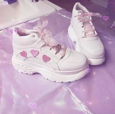 Kawaii Shoes, 90s Fashion Outfits, Kawaii Fashion Outfits, Fire Fits, Aesthetic Shoes, Lovely Clothes, Kawaii Clothes, Pretty Shoes, Dream Shoes