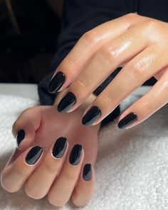 Short Oval Black Nails, Short Round Black Nails, Black Nails Oval, Black Oval Acrylic Nails, Oval Black Nails, Almond French Tip Nails Short, Short Pointy Nails Almond, Short Black Almond Nails, Black Oval Nails