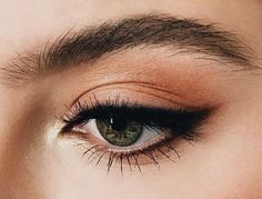 . Makeup Brown, Skincare Korean, Tutorial Eyeliner, Boda Ideas, Makeup Korean, Simple Eyeliner, Make Up Inspiration, Smink Inspiration, Beauty Make-up