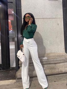 Green Shirt And White Pants Outfit, White Pants And Heels Outfit, White Pants Dressy Outfit, Slacks Formal Outfit, Classy Pants Outfits Party, White Pants Classy Outfit, Slacks Outfits For Women, Furneal Ideas Outfits Black, Tshirt With Dress Pants