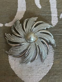 Sarah Coventry 1970 Fan brooch Measures 63mm Three spots in surface of hard white substance, otherwise great condition. One rust spot around the pearl to copper colour from silver. For more Sarah Coventry: Www.etsy.com/shop/Ashley3535 Jewelry Facts, Brooch Art, Sarah Coventry Jewelry, Art Deco Brooch, Mother Day Gift, Filigree Jewelry, Gift For Her Birthday, Sarah Coventry