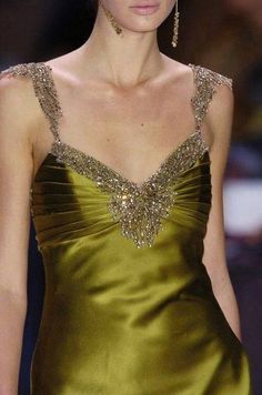 Prom Dress Inspiration, Dream Dresses, Monique Lhuillier, Glam Dresses, Dress Inspo, Mode Inspiration, Runway Looks, Fancy Dresses, Dream Dress