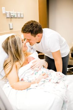 Newborn Hospital Pictures With Mom, Labor And Delivery Photography Hospital Pics, After Birth Photoshoot, Hospital Mom And Baby Pictures, Hospital Maternity Pictures, Mom And Baby Hospital Pictures, Labour And Delivery Photography, Baby Boy Hospital Pictures, Maternity Pictures In Hospital