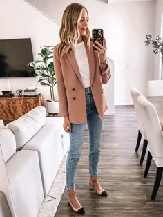 Look Working Girl, Casual Attire For Women, Spring Work Outfits, Work Routine, Fashion Jackson, Summer Work Outfits, Smart Casual Outfit, Outfit Trends