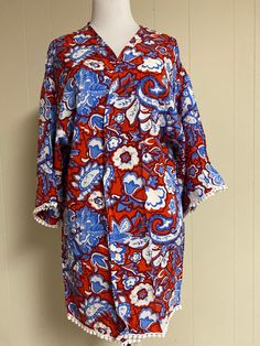 70% cotton, 30% poliester natural so soft paisley kimono robe You dont want to take off this beatuful short kimono on you at home,beach,pool,spa and travel Its machine washable Medium size fits US women 6-8-10 Large size fits US women 8-10-12 You may order luxurious gift boxes together with your purchases for your loved ones. The link for a beautiful gift box is below; https://www.etsy.com/listing/916109929/luxurious-gift-boxes?ref=shop_home_active_1&frs=1 Summer Patterned Kimono For Beach Cover-up, Red Kimono For Beach Cover-up, Casual V-neck Kimono With Boho Print, V-neck Boho Print Kimono For Beach Cover-up, Spring Cotton Tunic Cover-up, Patterned Kaftan For Summer Beach Cover-up, Spring Cotton Tunic Kimono, Cotton Tunic Kimono For Spring, Red V-neck Kimono For Summer