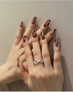 Brown Nail Art, Classic Nail