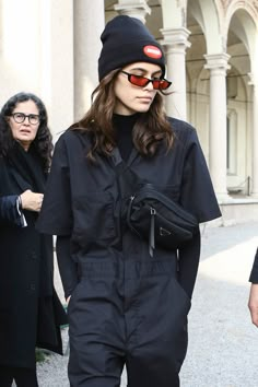 Beanie, jumpsuit M7330 Coverall Outfit Women, Kaia Gerber Street Style, Kaia Gerber Style, Tennis Skirt Outfit, Kaia Gerber, Outfit Women, Most Wanted, Sarah Jessica Parker, Style Crush