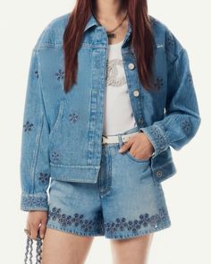 Denim Chanel, Chanel Flower, Chanel Denim, Embroidered Denim Jacket, Embellished Jeans, Embroidered Denim