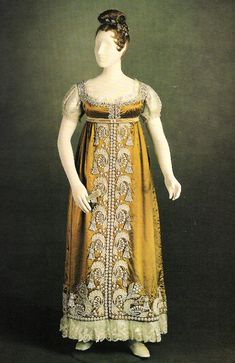 1817 Princess Charlotte's "pearl dress" (location ?). I did not record the source of this image. Princesa Charlotte, Regency Period, Court Dresses