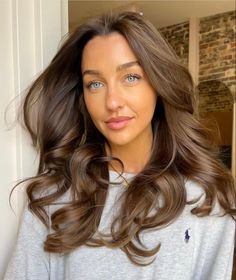 Honey Brown Hair, Brown Hair Looks, Brown Hair Inspo, Brunette Hair With Highlights, Chocolate Brown Hair, Brunette Balayage Hair, Brown Hair Balayage, Blonde Hair Looks, Based On Your Zodiac Sign