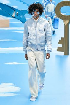 Louis Vuitton Fall 2020 Menswear Collection - Vogue Ootd Streetwear, Paris Fashion Week Runway, Lv Handbags, Streetwear Men Outfits, Vogue Paris