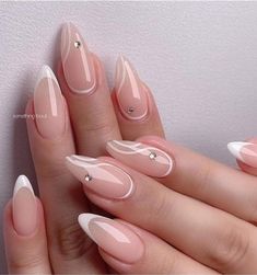 Subtle Nails, Makijaż Smokey Eye, Almond Acrylic Nails, White Nail, Oval Nails, Neutral Nails, Square Acrylic Nails, Classy Nails