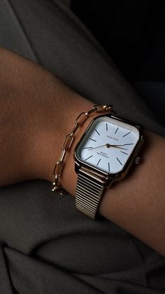 How To Style Watch With Bracelets, Women’s Watch Aesthetic, Silver Watch With Bracelets Women, Square Dial Watch Women, Silver Watch For Women, Watch Woman Aesthetic, Analog Watch Women, Watch For Women Classy